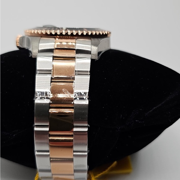 Invicta ProDiver “Rootbeer” Two Tone Watch - Picture 4 of 6